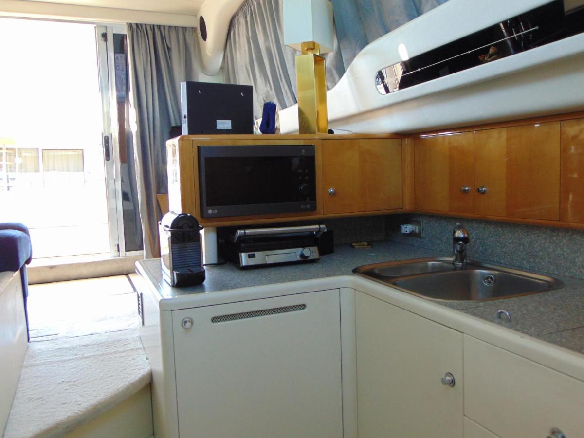 Payva & Branco Boats Iate Privado Em Cascais Hotel Exterior photo